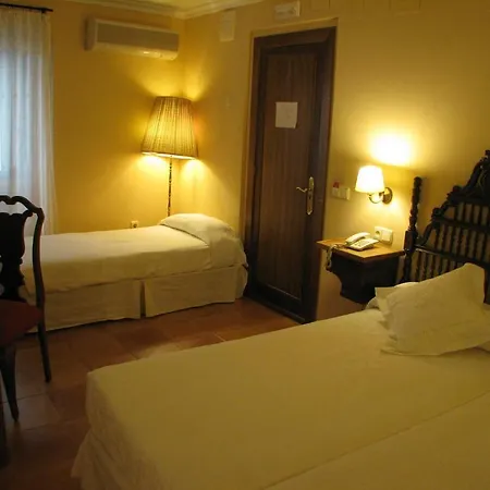 Don Carlos Hotel 2*