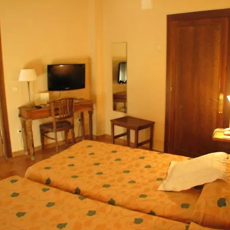 Hotel Don Carlos 2*