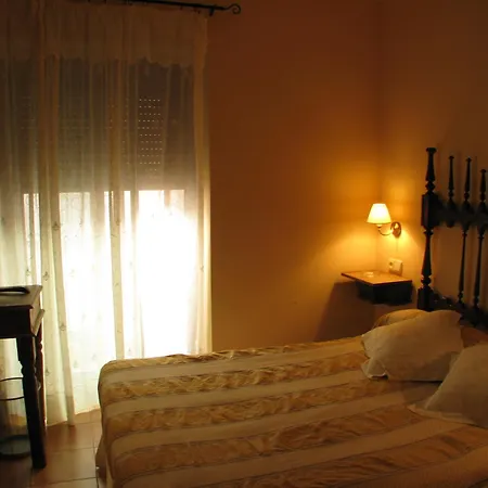 Hotel Don Carlos Caces