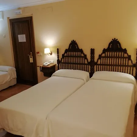 Don Carlos Hotel 2*