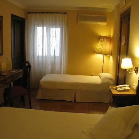 Don Carlos Hotel 2*