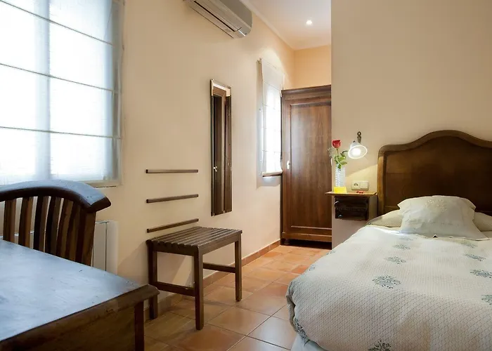 Hotel Don Carlos Caces