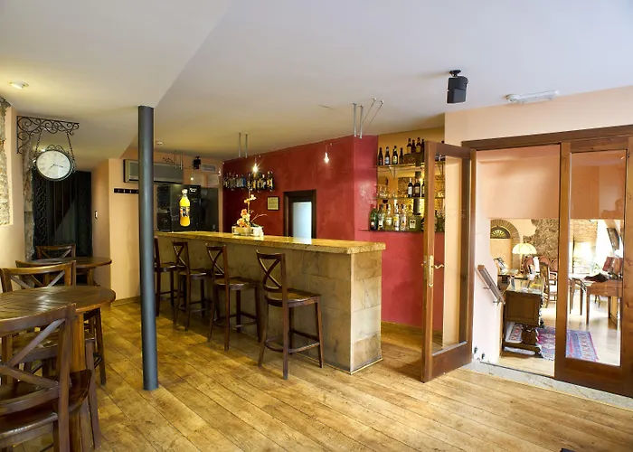 Don Carlos Hotel Caces