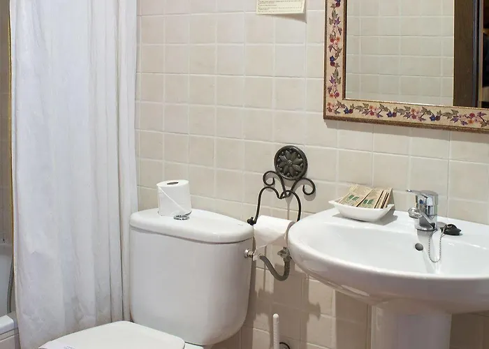 Hotel Don Carlos Caces